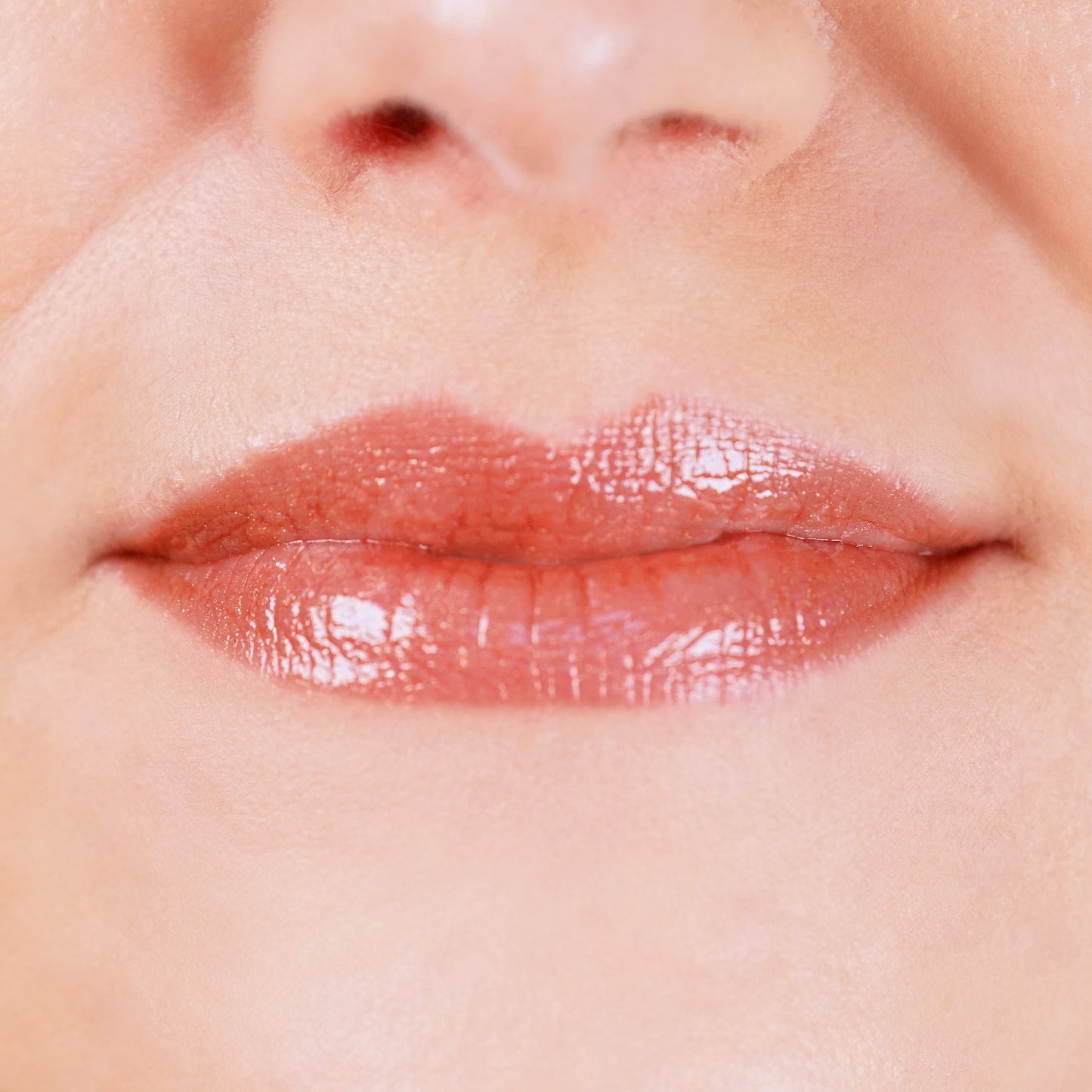 Lip Gloss | Glam Brown 015 Bäst före 07/2024